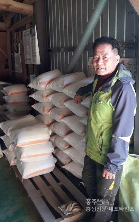 장곡면 상송3구 박상옥(78) 씨가 지난 2일 이웃들을 위해 쌀 400kg을 기탁했다.