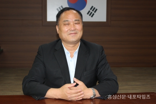 홍성군학교운영위원장협의회 이경준 신임  회장이 지난달 19일 선출됐다.