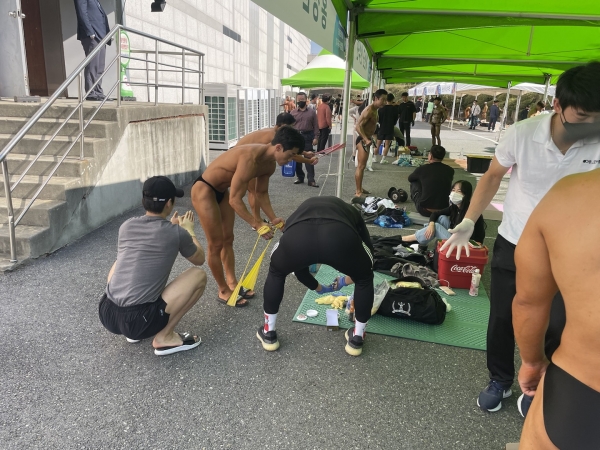 홍성군 보디빌딩 선수단이 지난 2022년 도민체전에서 출전을 준비하고 있다.(사진제공=홍성군보디빌딩협회)